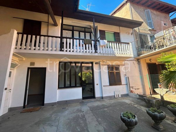 casa indipendente in vendita a Vedano Olona in zona Fontanelle