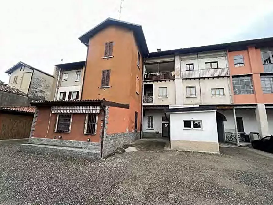 appartamento in vendita a Vedano Olona in zona Fontanelle