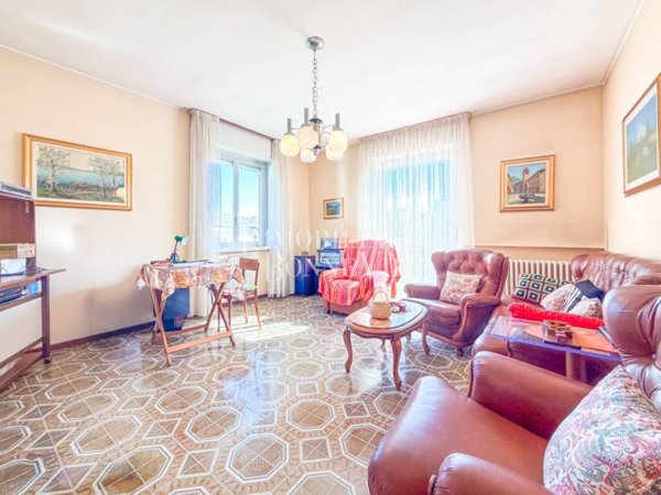 appartamento in vendita a Vedano Olona in zona Fontanelle