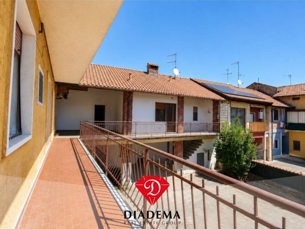 appartamento in vendita a Vedano Olona in zona Fontanelle