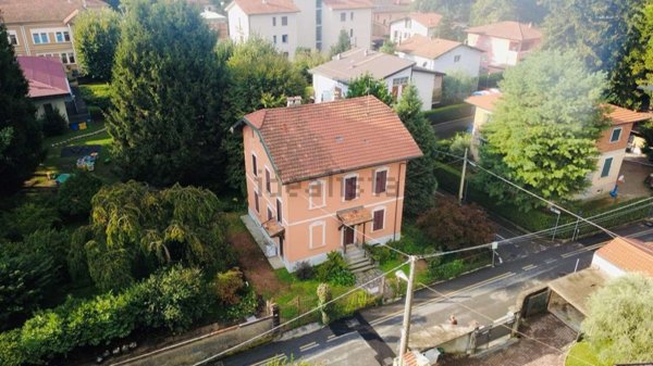 casa indipendente in vendita a Vedano Olona in zona Fontanelle