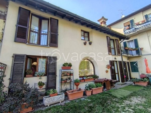 casa indipendente in vendita a Vedano Olona