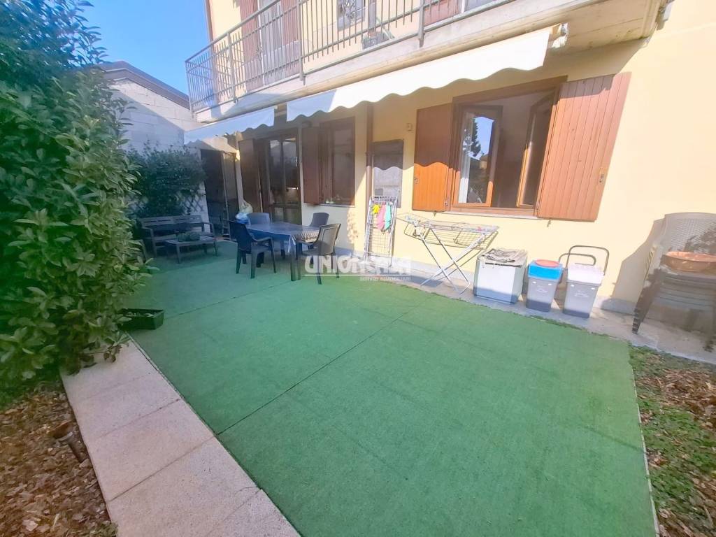 appartamento in vendita a Vedano Olona in zona Fontanelle
