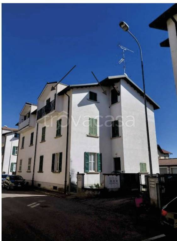 appartamento in vendita a Vedano Olona in zona Fontanelle