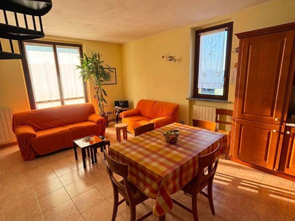 appartamento in vendita a Venegono Inferiore
