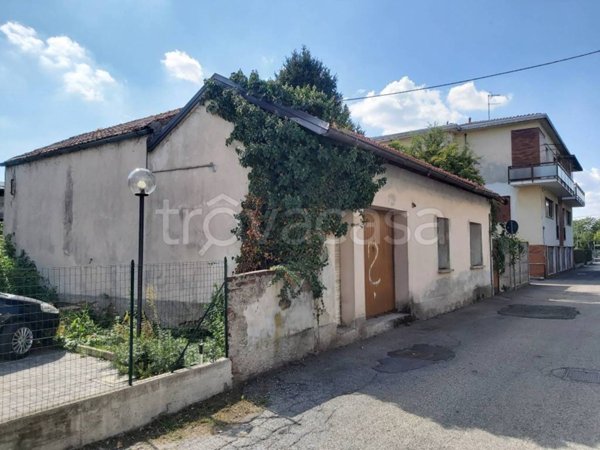 casa indipendente in vendita a Venegono Inferiore