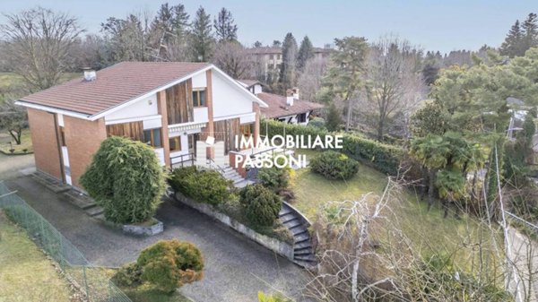 casa indipendente in vendita a Venegono Inferiore