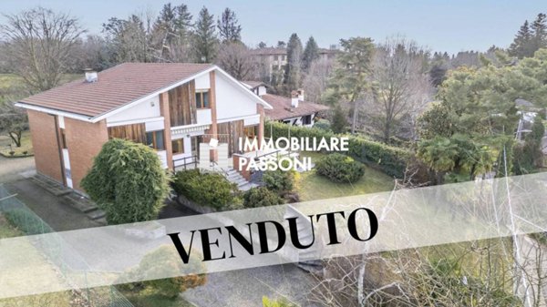 casa indipendente in vendita a Venegono Inferiore