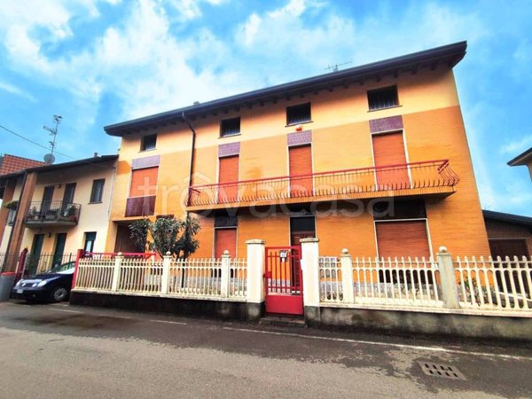 casa indipendente in vendita a Venegono Inferiore