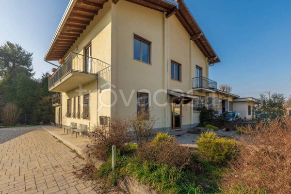 casa indipendente in vendita a Venegono Inferiore