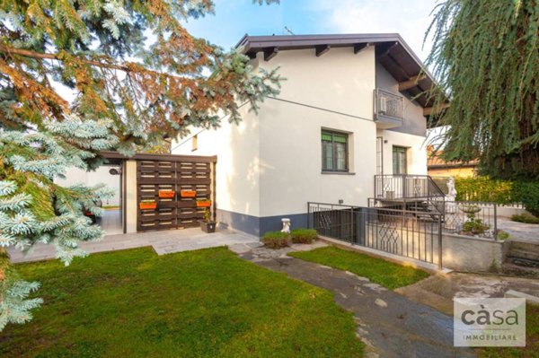 casa indipendente in vendita a Venegono Inferiore