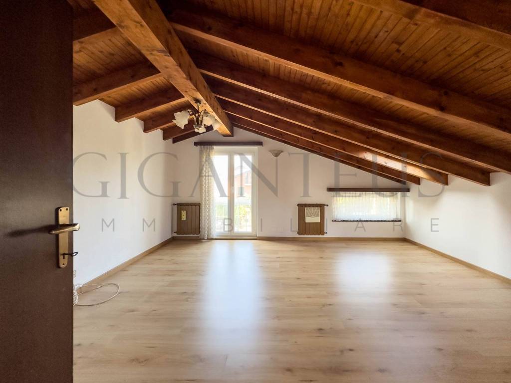appartamento in vendita a Venegono Inferiore