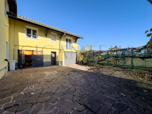 appartamento in vendita a Venegono Inferiore