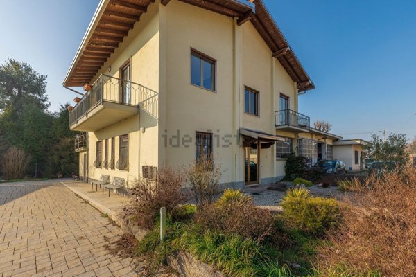 appartamento in vendita a Venegono Inferiore