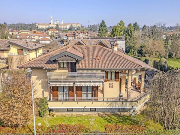 casa indipendente in vendita a Venegono Inferiore