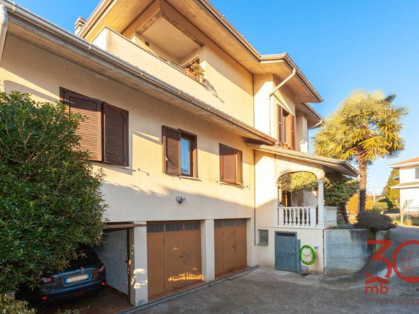 appartamento in vendita a Venegono Inferiore