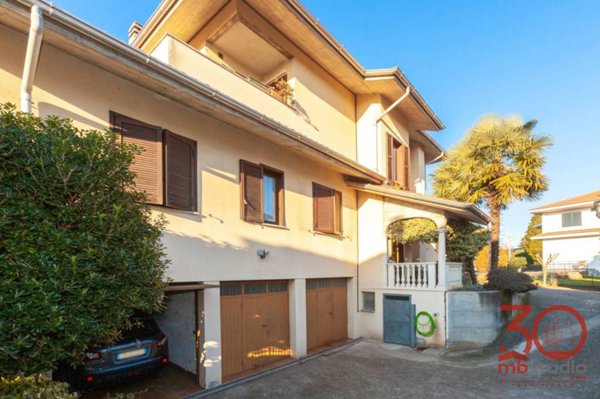 appartamento in vendita a Venegono Inferiore