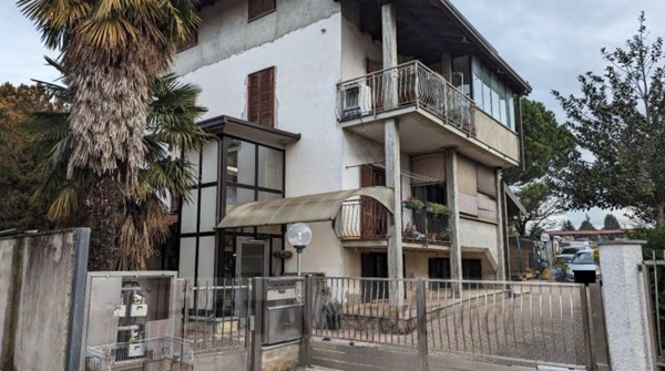 casa indipendente in vendita a Venegono Inferiore