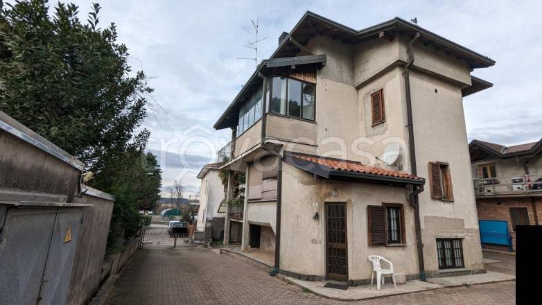 appartamento in vendita a Venegono Inferiore