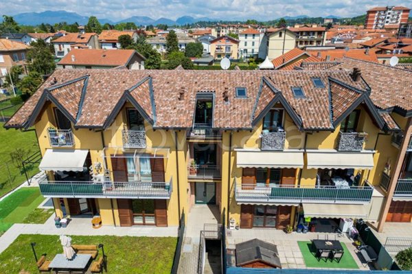 appartamento in vendita a Venegono Inferiore