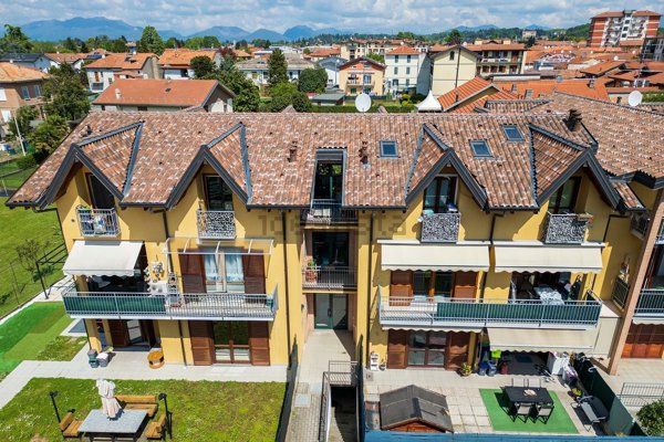 appartamento in vendita a Venegono Inferiore