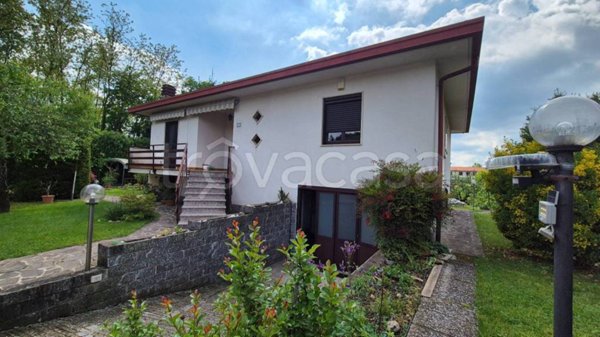 casa indipendente in vendita a Venegono Inferiore