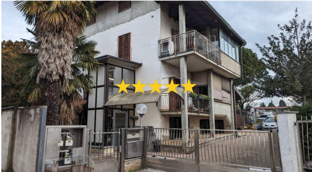 appartamento in vendita a Venegono Inferiore
