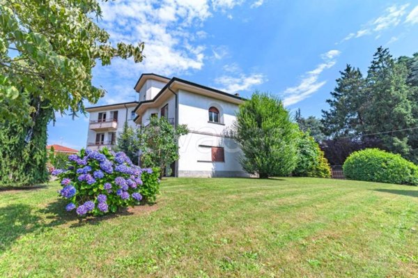 casa indipendente in vendita a Venegono Inferiore