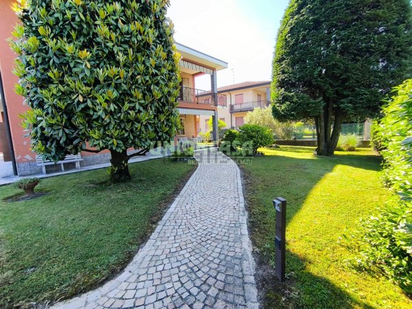 casa indipendente in vendita a Venegono Inferiore