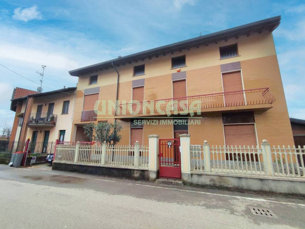 casa indipendente in vendita a Venegono Inferiore