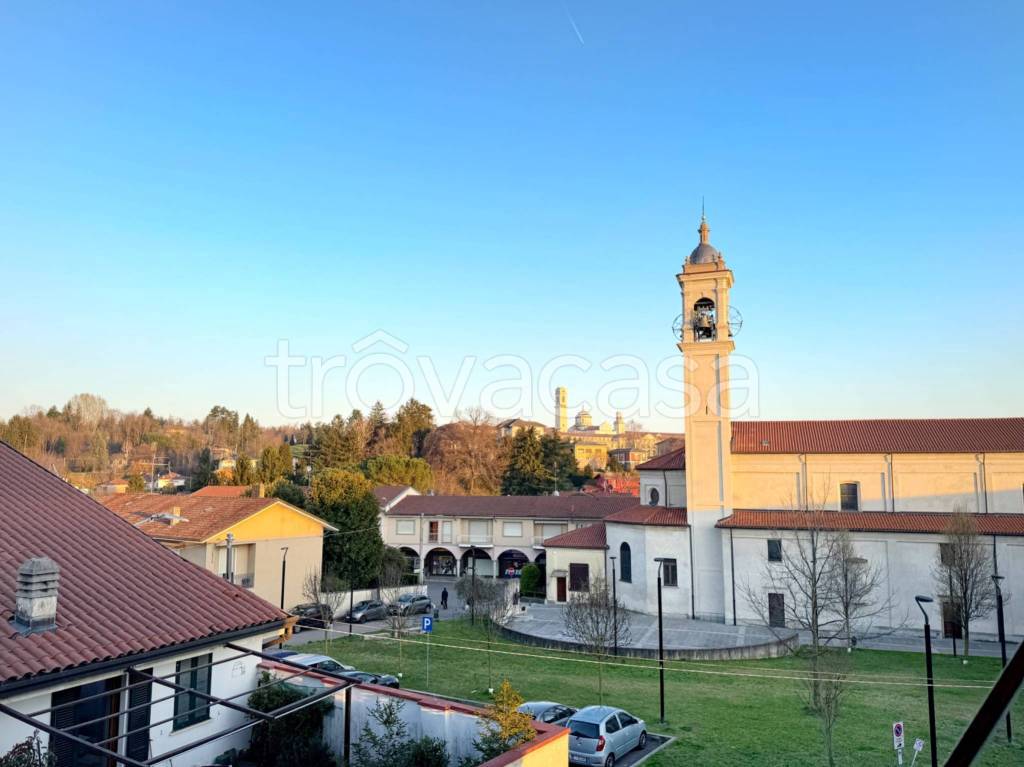 appartamento in vendita a Venegono Inferiore