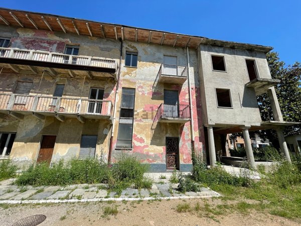 terreno edificabile in vendita a Venegono Inferiore