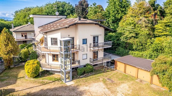 casa indipendente in vendita a Venegono Inferiore
