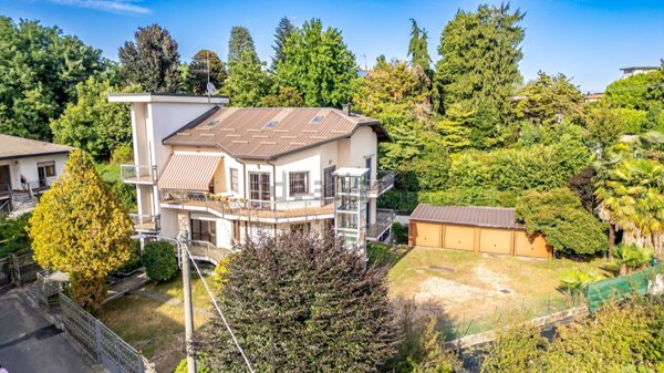 casa indipendente in vendita a Venegono Inferiore