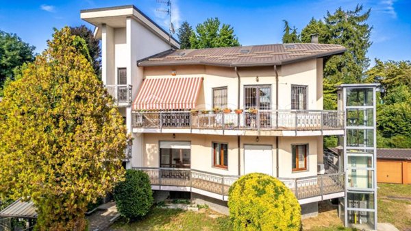 appartamento in vendita a Venegono Inferiore