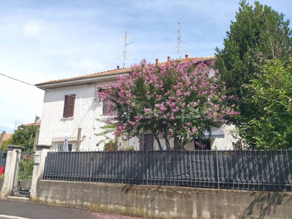 appartamento in vendita a Venegono Inferiore