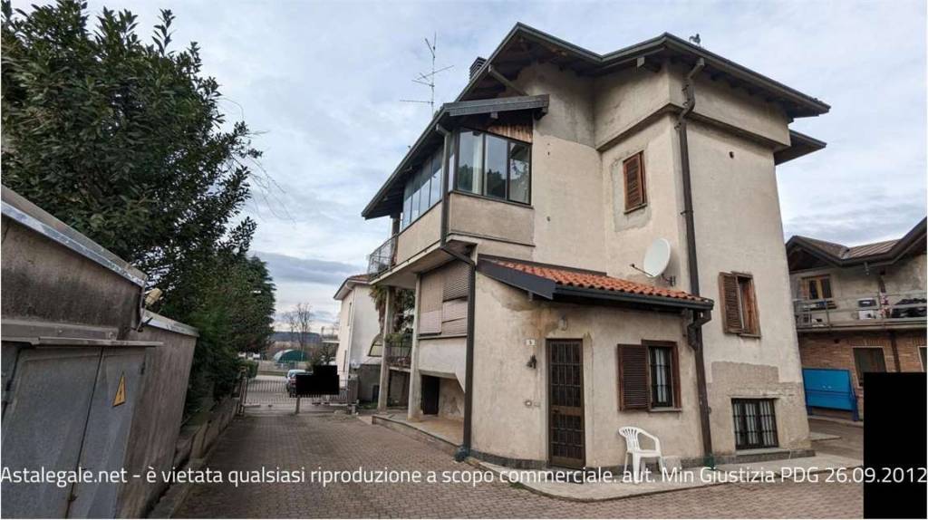 casa indipendente in vendita a Venegono Inferiore