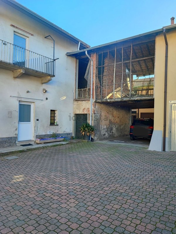 appartamento in vendita a Venegono Inferiore