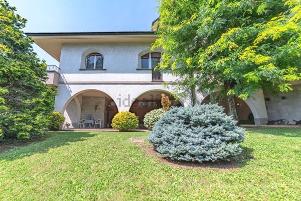 appartamento in vendita a Venegono Inferiore