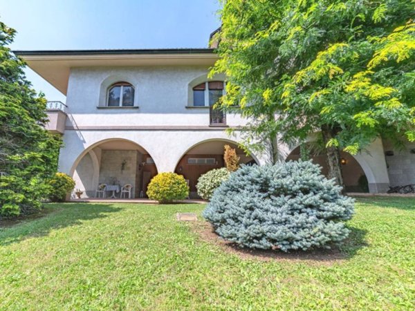 appartamento in vendita a Venegono Inferiore