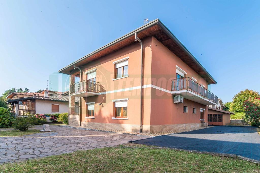 casa indipendente in vendita a Venegono Inferiore