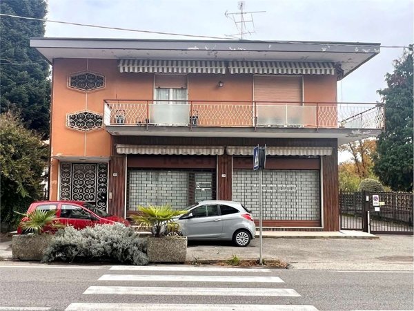 casa indipendente in vendita a Venegono Inferiore