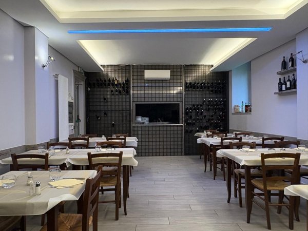 negozio in vendita a Venegono Inferiore