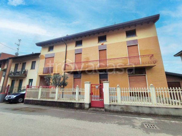 casa indipendente in vendita a Venegono Inferiore