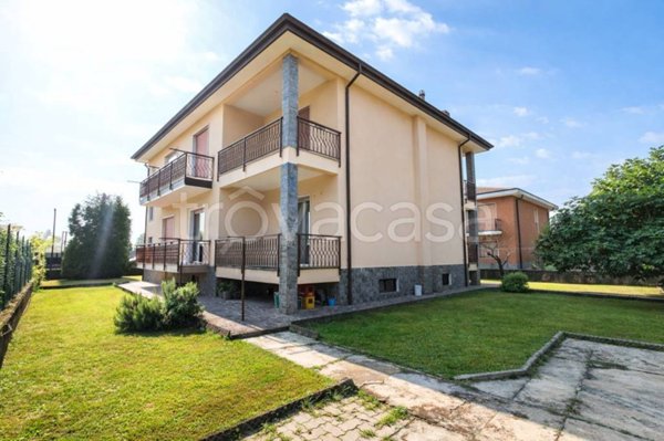 casa indipendente in vendita a Venegono Inferiore