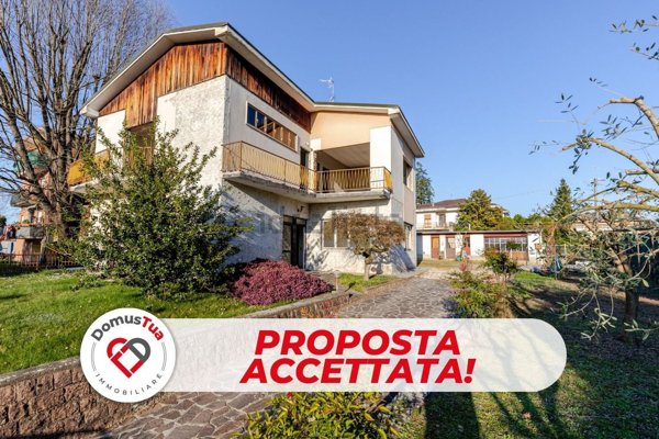 casa indipendente in vendita a Venegono Inferiore
