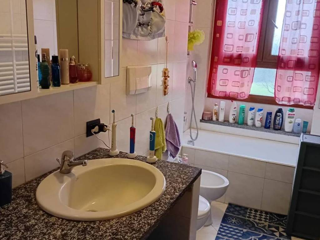 appartamento in vendita a Venegono Inferiore