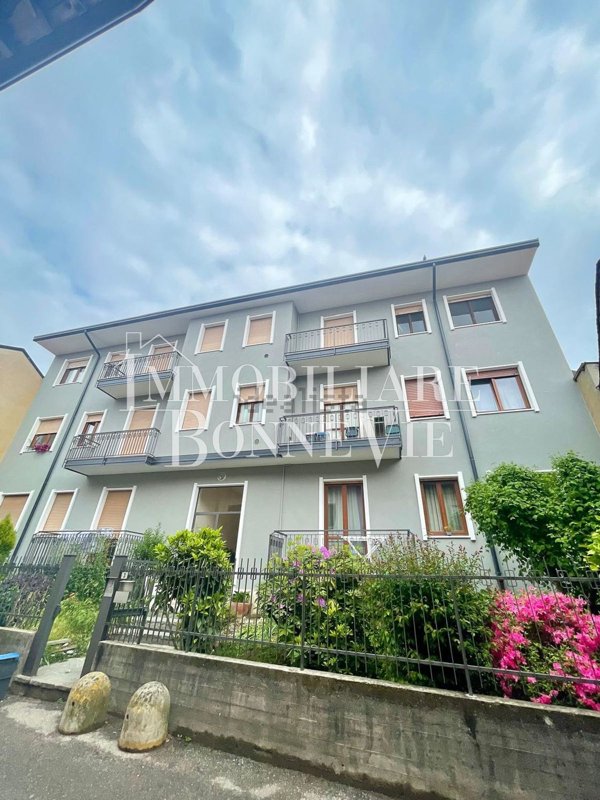 appartamento in vendita a Venegono Inferiore