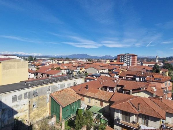 appartamento in vendita a Venegono Inferiore