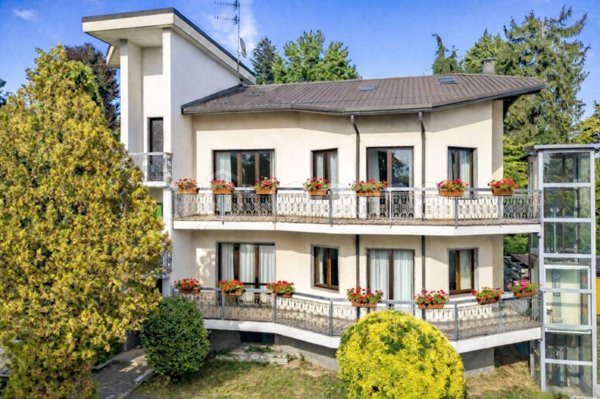 appartamento in vendita a Venegono Inferiore